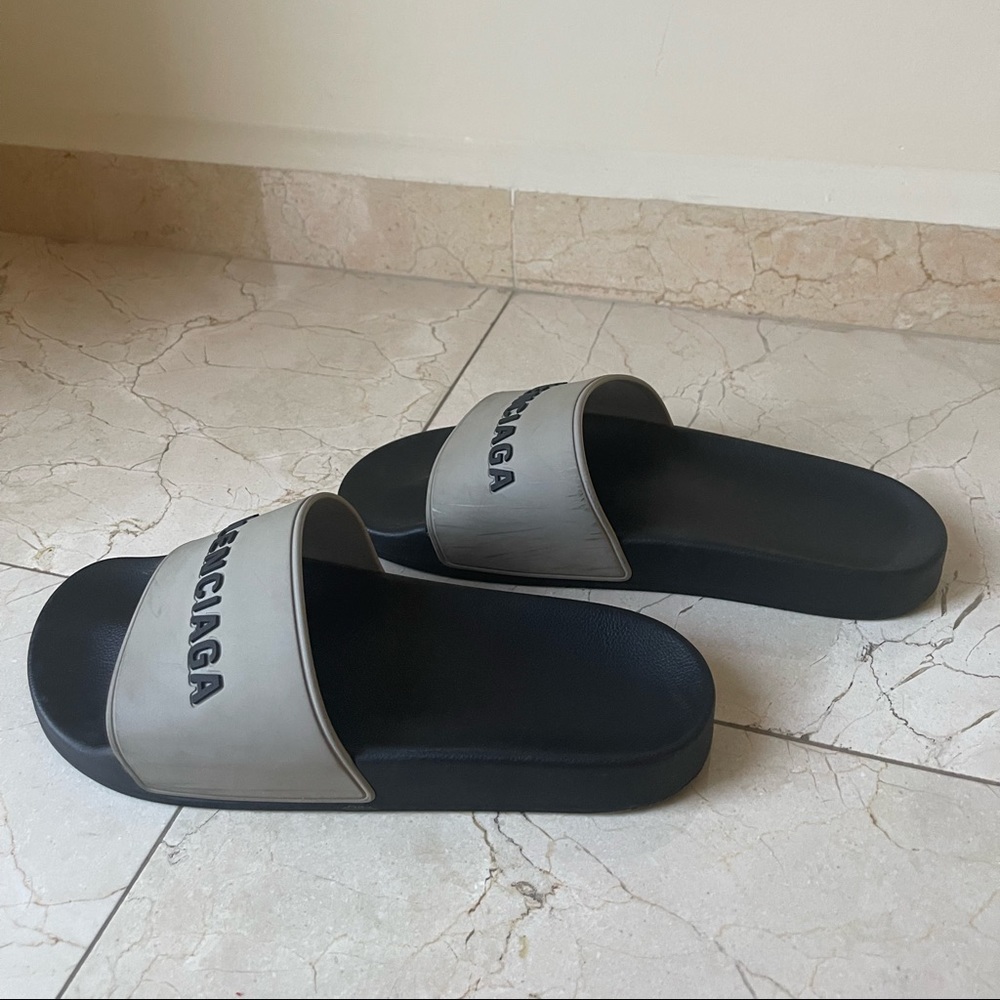 Balenciaga Grey Slides - Picture 2 of 10